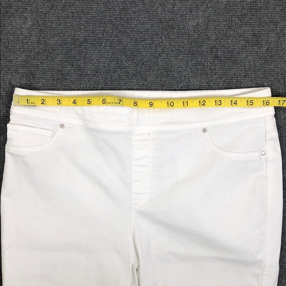 Chico's White Perfect Stretch Girlfriend Slim Leg Capri (B4) - Picture 8 of 9